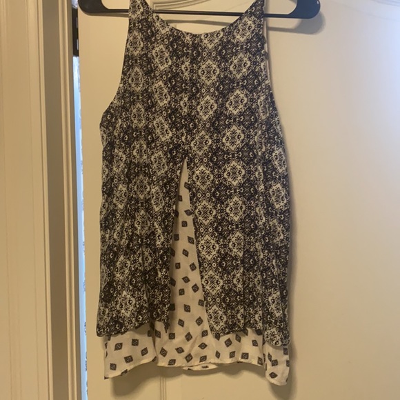 Renee C layered tank top size M - Picture 2 of 3